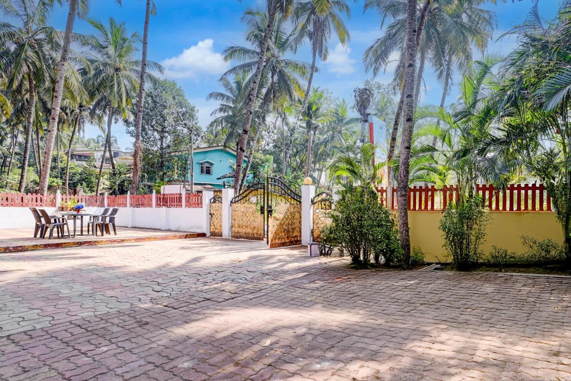 Oyo Flagship Triple Beach Guest House Benaulim Exterior foto