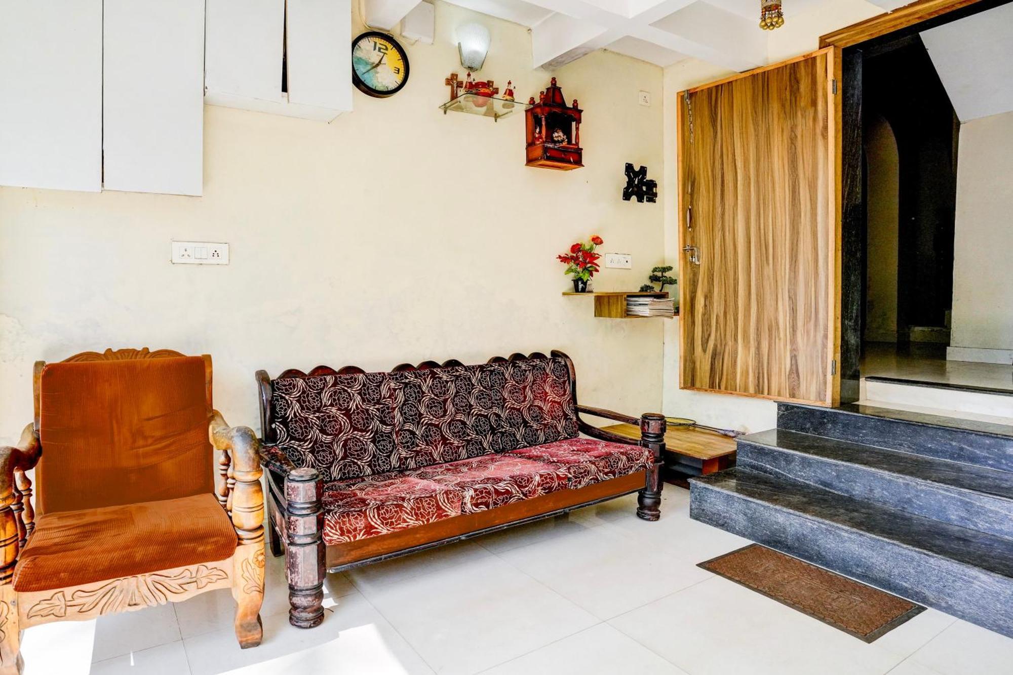 Oyo Flagship Triple Beach Guest House Benaulim Exterior foto