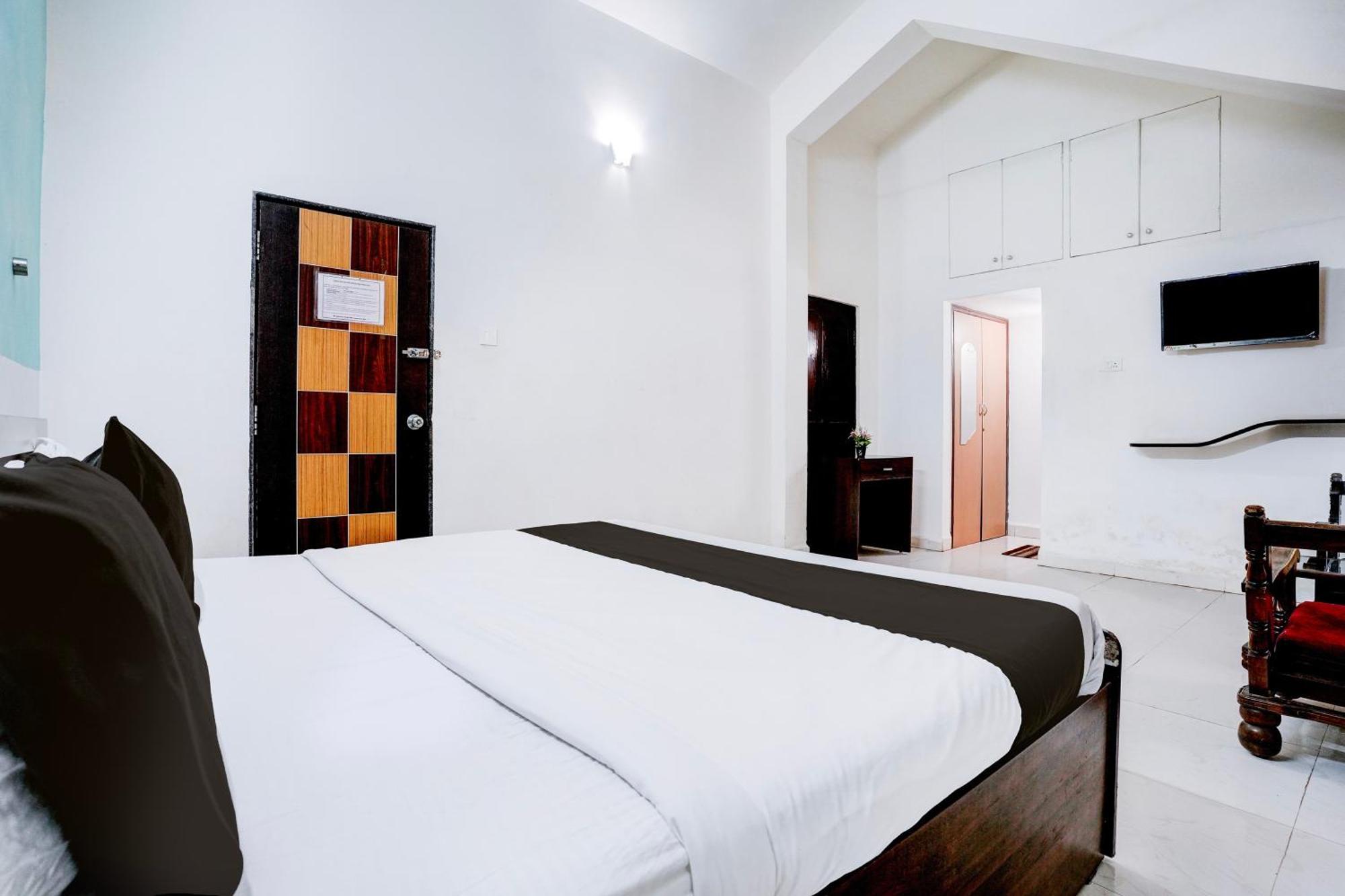 Oyo Flagship Triple Beach Guest House Benaulim Exterior foto